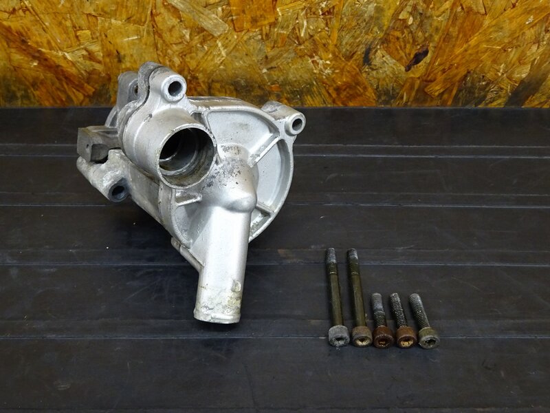 【260112】FZR250R(3LN-281)◇ ウォーターポンプ ウォーターポンプカバー ウオーターポンプ ※エンジンパーツ | 中古バイクパーツ通販・買取　ジャンクヤード鳥取　JunkYard