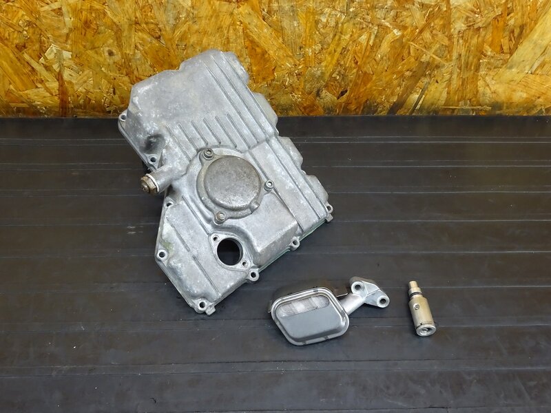 【260112】FZR250R(3LN-281)◇ オイルパン ストレーナー ※エンジンパーツ | 中古バイクパーツ通販・買取　ジャンクヤード鳥取　JunkYard