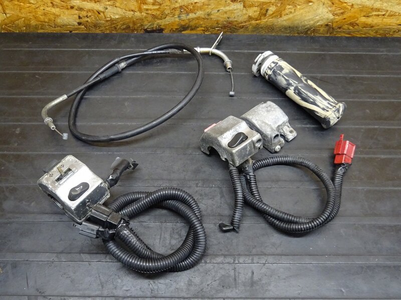 【260116】バルカン400(VN400A-017)◆ ハンドルスイッチ左右セット スイッチボックス スロットルパイプ スイッチ破損有 | 中古バイクパーツ通販・買取　ジャンクヤード鳥取　JunkYard