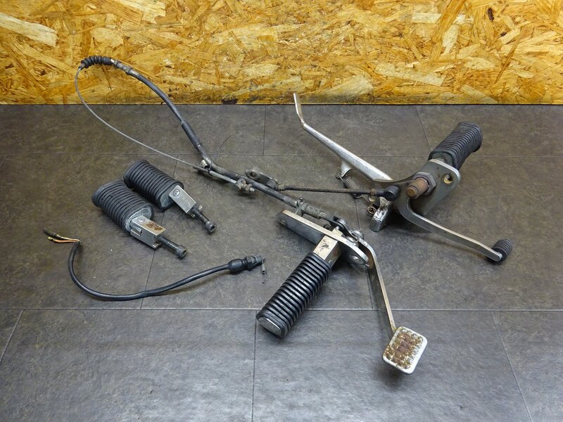 【260205】サベージ650(NP41A-104)◆ ステップset メインステップ タンデムステップ ブレーキ/シフトペダル サイドスタンド 【サベージ400 | 中古バイクパーツ通販・買取　ジャンクヤード鳥取　JunkYard