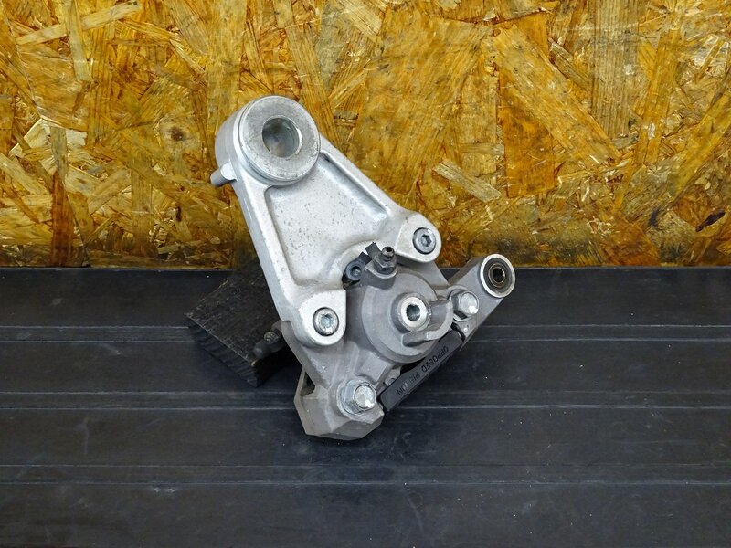 【260305】ZRX1100(ZRT10C-016)◇ リアキャリパー ブレーキキャリパー キャリパーサポート 【検:ZRX1200 | 中古バイクパーツ通販・買取　ジャンクヤード鳥取　JunkYard