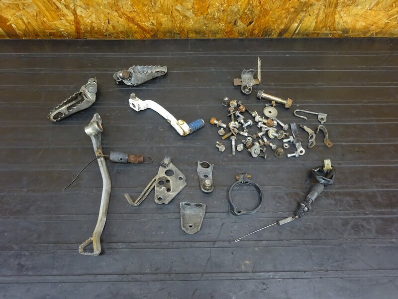 【260308】CRM50(AD13-1100)◇ ボルトセット メインステップ シフトペダル ブレーキペダル ステー 【後期 検:CRM80 | 中古バイクパーツ通販・買取　ジャンクヤード鳥取　JunkYard