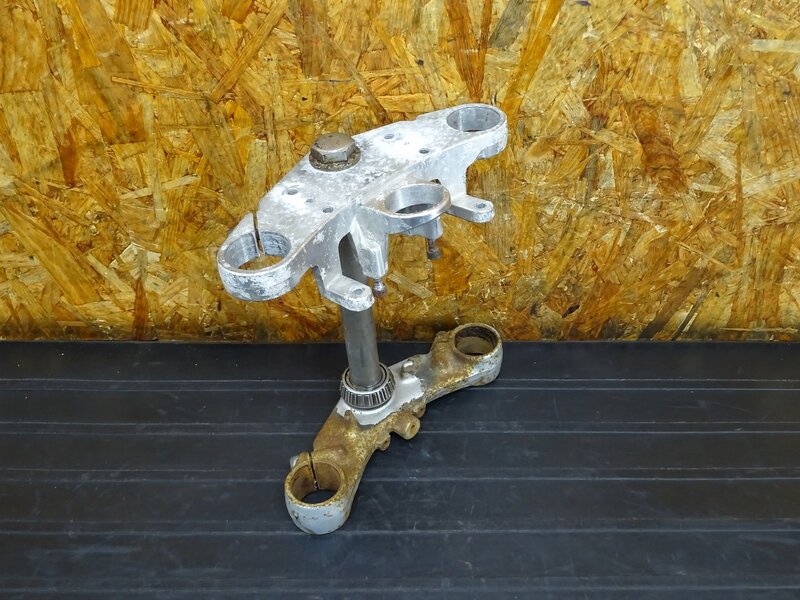 【260312】ゼファー400(ZR400C-094)◇ ステムセット アンダーブラケット トップブリッジ 錆/腐食有 【C5 | 中古バイクパーツ通販・買取　ジャンクヤード鳥取　JunkYard