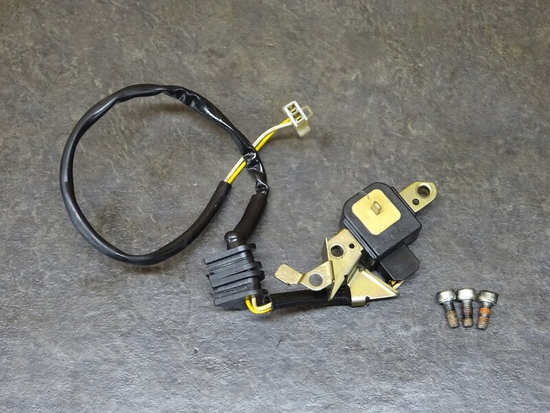【250505】CBR250RR(MC22-1009)◆ ピックアップコイル ※エンジンパーツ MC14E | 中古バイクパーツ通販・買取　ジャンクヤード鳥取　JunkYard