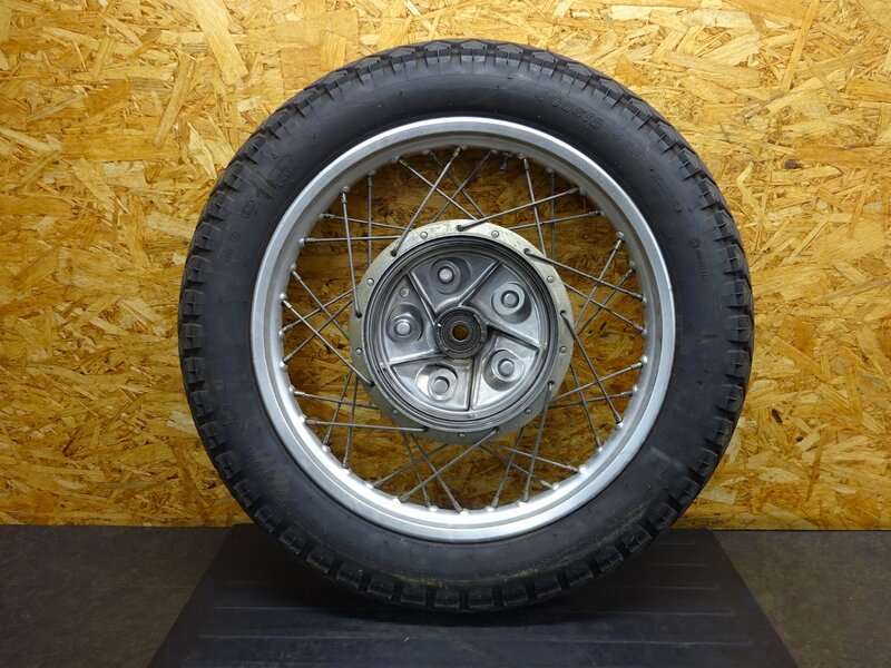 【250501】SR400(1JR-283)■ フロントホイール 多少フレ有 ヘリ小 18×1.85 ※検索：SR500 1JN 2J2 2H6 | 中古バイクパーツ通販・買取　ジャンクヤード鳥取　JunkYard