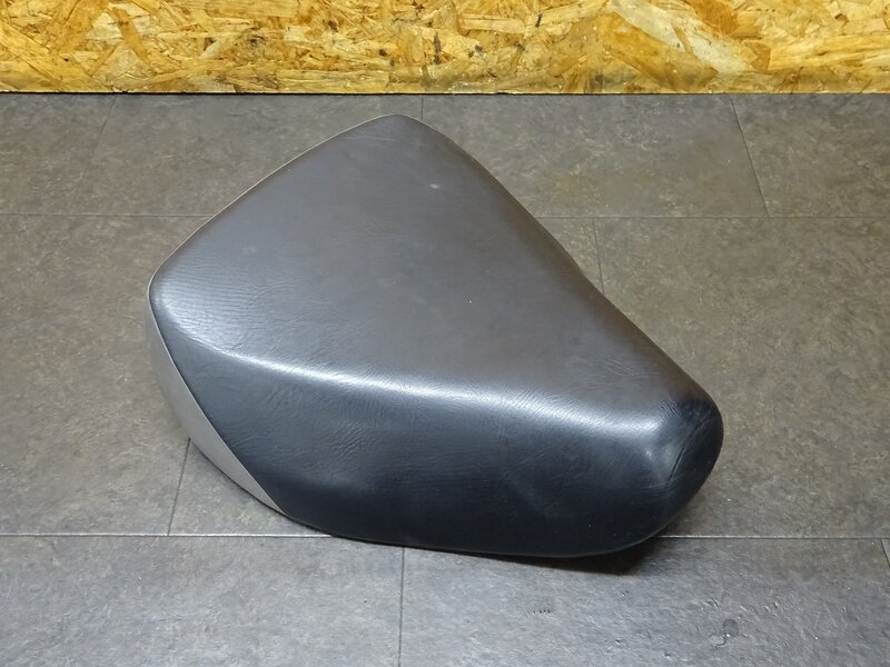 【250517】スーパーカブ50(AA01-1542)◆ シート 破れ有 | 中古バイクパーツ通販・買取　ジャンクヤード鳥取　JunkYard