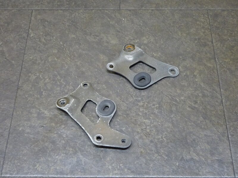 【250603】FTR223(MC34-1005)◆ サイドカバーステー シートステー ブラケット | 中古バイクパーツ通販・買取　ジャンクヤード鳥取　JunkYard