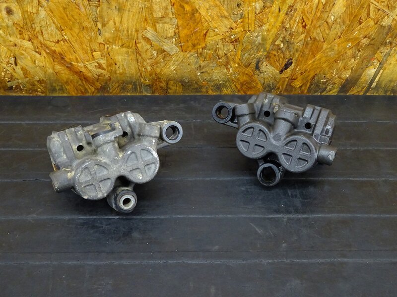 【250618】VT250Fインテグラ(MC08-1123)◇ フロントキャリパー左右セット ブレーキキャリパー バッテンキャリパー | 中古バイクパーツ通販・買取　ジャンクヤード鳥取　JunkYard