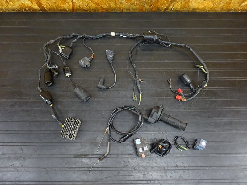 【250913】KDX125SR(DX125A-008)◇ メインハーネス イグニッションコイル レギュレーター ハンドルスイッチ スロットル ※検索:200 220 250 | 中古バイクパーツ通販・買取　ジャンクヤード鳥取　JunkYard