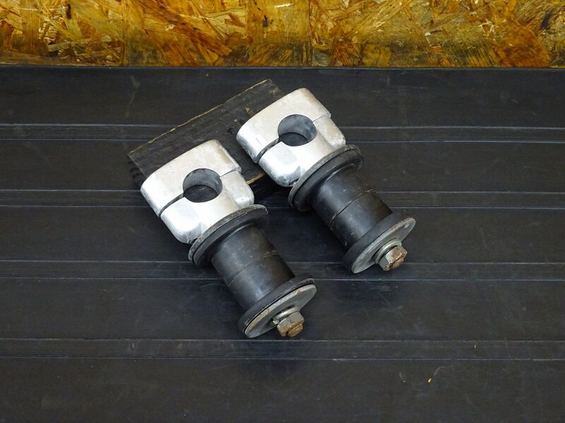 【250914】SR500(1JN-226)◇ ハンドルポスト ハンドルクランプ ブッシュ 【検索:2J2 SR400 2H6 1JR | 中古バイクパーツ通販・買取　ジャンクヤード鳥取　JunkYard