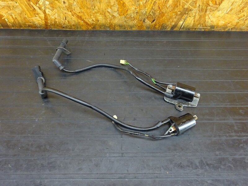 【251021】VTR1000F◇ イグニッションコイル プラグコード プラグキャップ 【SC36 ファイアーストーム | 中古バイクパーツ通販・買取　ジャンクヤード鳥取　JunkYard