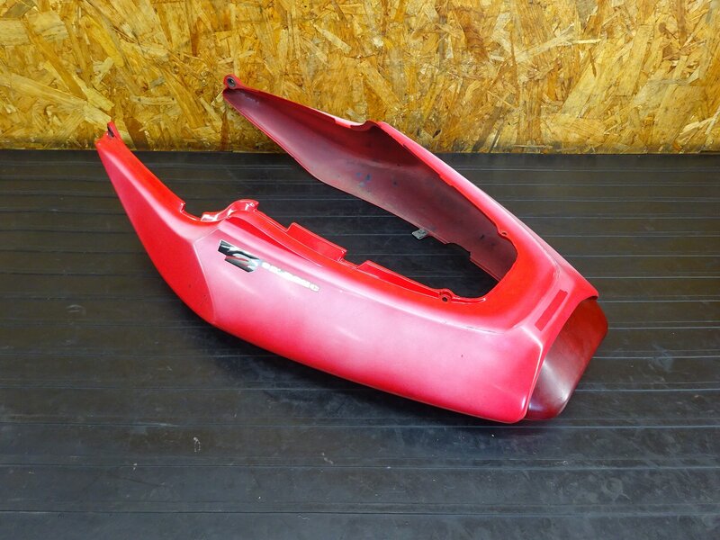 【251021】VTR1000F◇ シートカウル テールカウル リアカウル テールランプ ブレーキランプ 【SC36 ファイアーストーム | 中古バイクパーツ通販・買取　ジャンクヤード鳥取　JunkYard