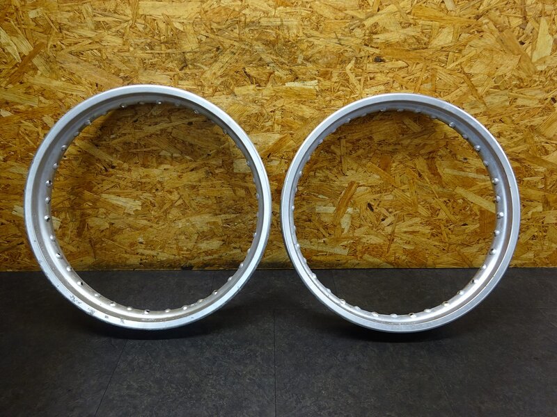 【251035】SRV250(4DN-026)◆ ホイールリム前後セット フロント 18×1.85 リア 18×2.15 腐食有 | 中古バイクパーツ通販・買取　ジャンクヤード鳥取　JunkYard