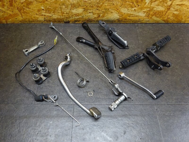 【251102】SR400(RH01J-020)◆ 純正フォワードステップセット メイン/タンデムステップ ブレーキペダル/ロッド シフトペダル 【イモビ付 | 中古バイクパーツ通販・買取　ジャンクヤード鳥取　JunkYard