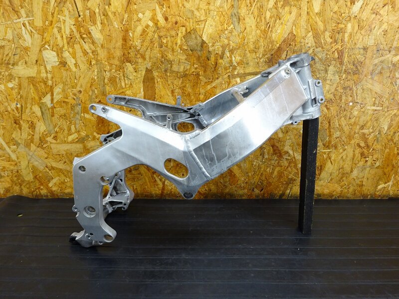 【251111】CBR250RR(MC22-1006)◇ 書付中古フレーム メインフレーム | 中古バイクパーツ通販・買取　ジャンクヤード鳥取　JunkYard