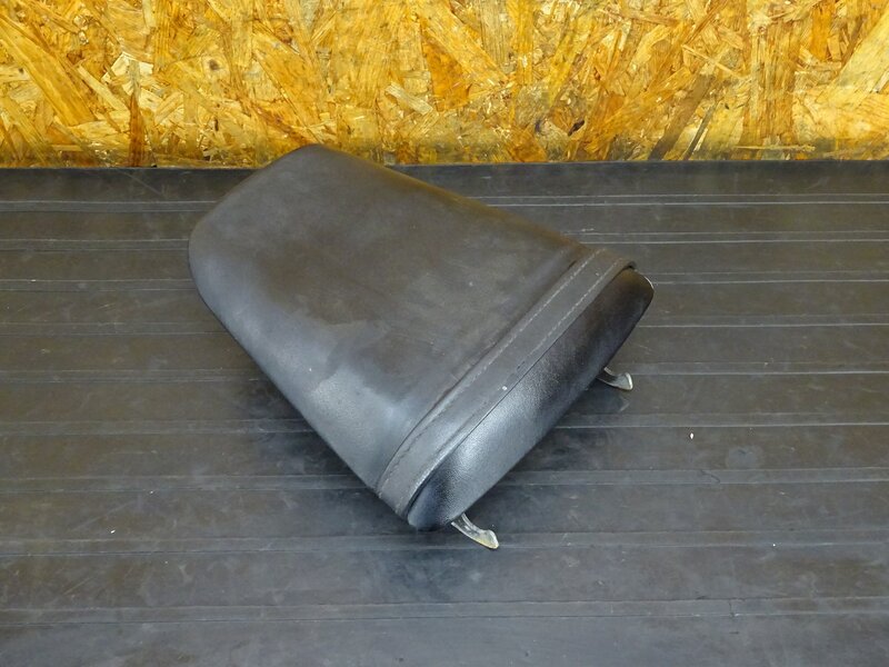 【251111】◇ タンデムシート リアシート MBW-A2 破れ/カット加工有 ※検索:CBR600F4i PC35 | 中古バイクパーツ通販・買取　ジャンクヤード鳥取　JunkYard