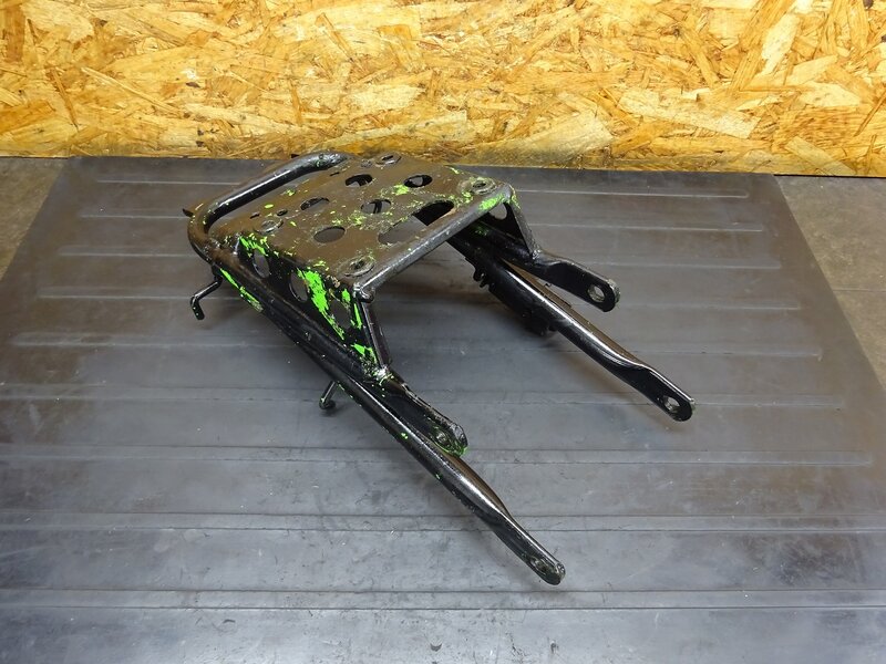 【251114】KDX125SR(DX125A-016)◆ サブフレーム シートレール/フレーム ヘルメットホルダー 鍵無 曲がり/色塗り有 【検索：200 220 250 | 中古バイクパーツ通販・買取　ジャンクヤード鳥取　JunkYard