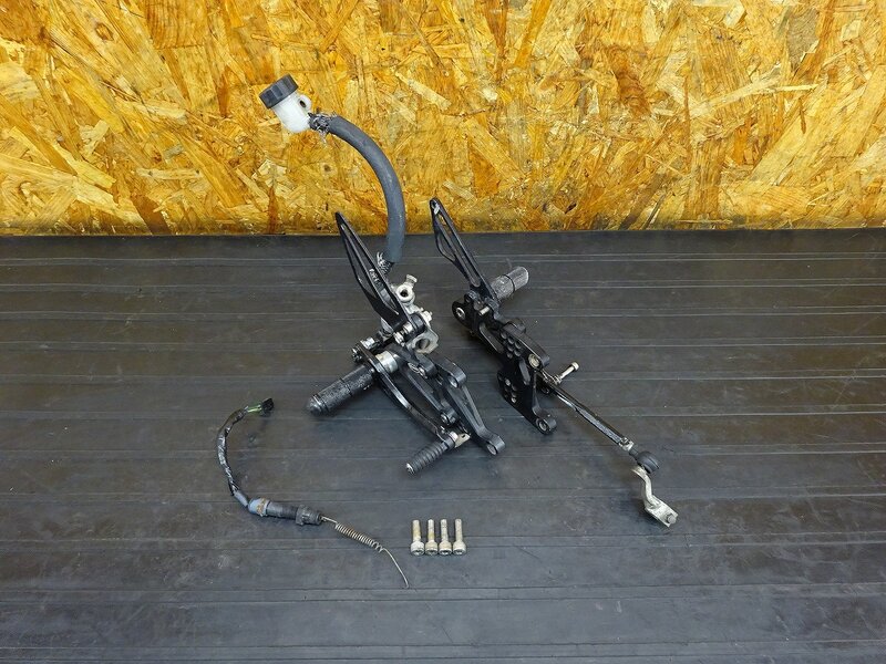 【251113】NS-1(AC12-1201)◇ 社外バックステップセット メインステップ ブレーキペダル シフトペダル マスター Siam 削れ有 | 中古バイクパーツ通販・買取　ジャンクヤード鳥取　JunkYard