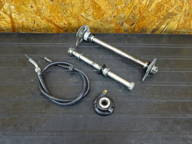 【251219】セロー225W(4JG-116)◇ アクスルシャフト前後セット フロント/リア チェーンアジャスター メーターギア 【検:SEROW 1KH DG08J | 中古バイクパーツ通販・買取　ジャンクヤード鳥取　JunkYard