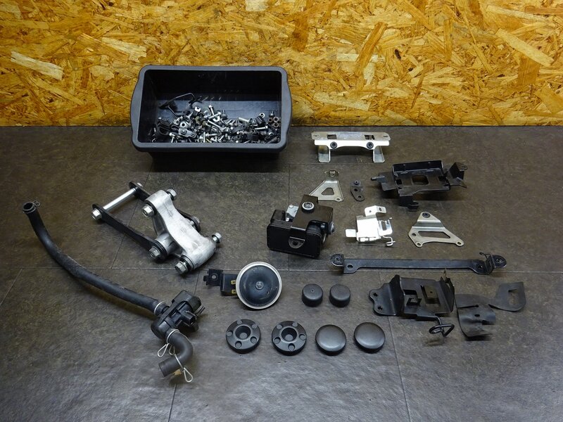 【251220】Ninja250(EX250L-019)◆ ボルトセット リアサスペンションリンク ABSユニット カウルステー ピボットカバー 【ABS付 | 中古バイクパーツ通販・買取　ジャンクヤード鳥取　JunkYard