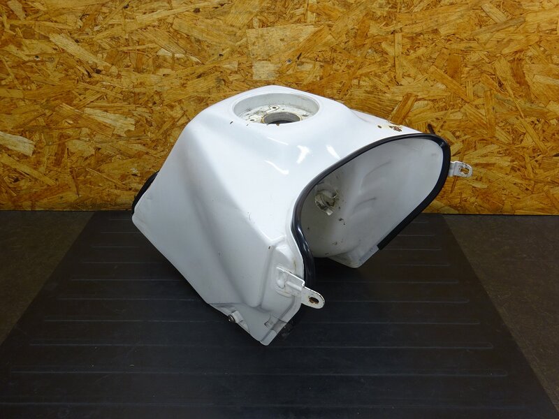 【260111】TDR80 (3GA-001)◆ 燃料タンク ガソリンタンク フューエルタンク 色塗り/中錆/サラサラ音有 | 中古バイクパーツ通販・買取　ジャンクヤード鳥取　JunkYard