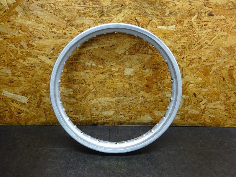 【260202】SR400(1JR-334)◆ フロントホイールリム 18×1.85 D.I.D 削れ/腐食有 【検:SR500 1JN 2J2 2H6 | 中古バイクパーツ通販・買取　ジャンクヤード鳥取　JunkYard