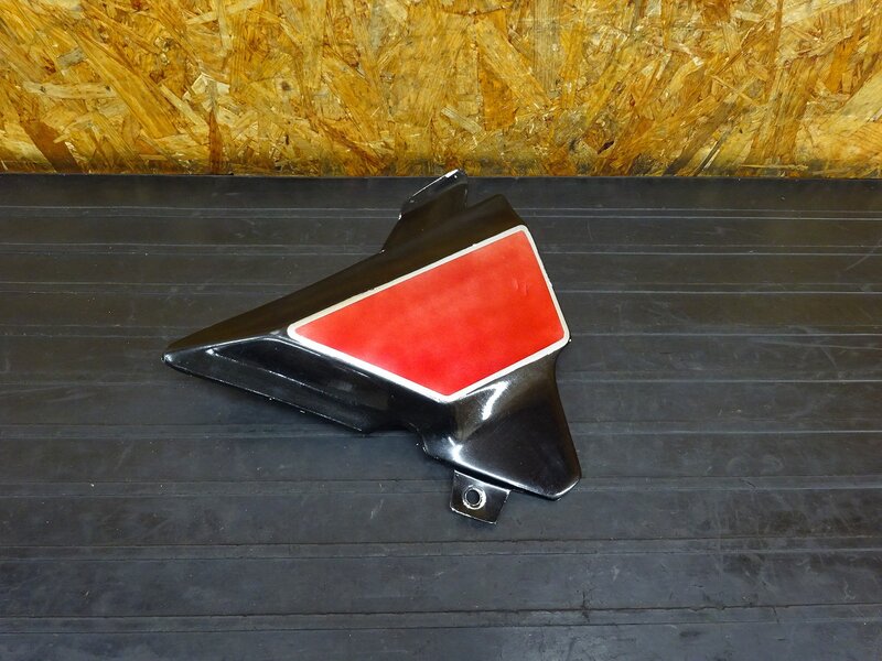 【260312】ゼファー400(ZR400C-094)◇ 社外サイドカバー右 サイドカウル FRP 【C5 | 中古バイクパーツ通販・買取　ジャンクヤード鳥取　JunkYard