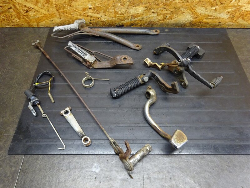 【260310】SR400(1JR-302)◆ ステップ左右セット 純正ベース バックステップ シーソーペダル タンデムステップ 【検:SR500 1JN 2J2 2H6 | 中古バイクパーツ通販・買取　ジャンクヤード鳥取　JunkYard