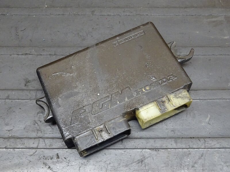 【260314】CRM250AR(MD32-1000)◆ PGM CDI イグナイター 動作未確認 割れ有 【検索：CRM250R MD24 | 中古バイクパーツ通販・買取　ジャンクヤード鳥取　JunkYard