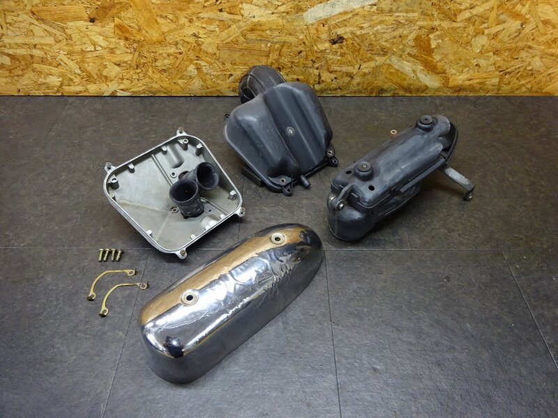 【250522】マグナ250S(MC29-1100)◆ エアクリーナーボックス エアクリボックス エアクリカバー 割れ/メッキ浮き有 | 中古バイクパーツ通販・買取　ジャンクヤード鳥取　JunkYard