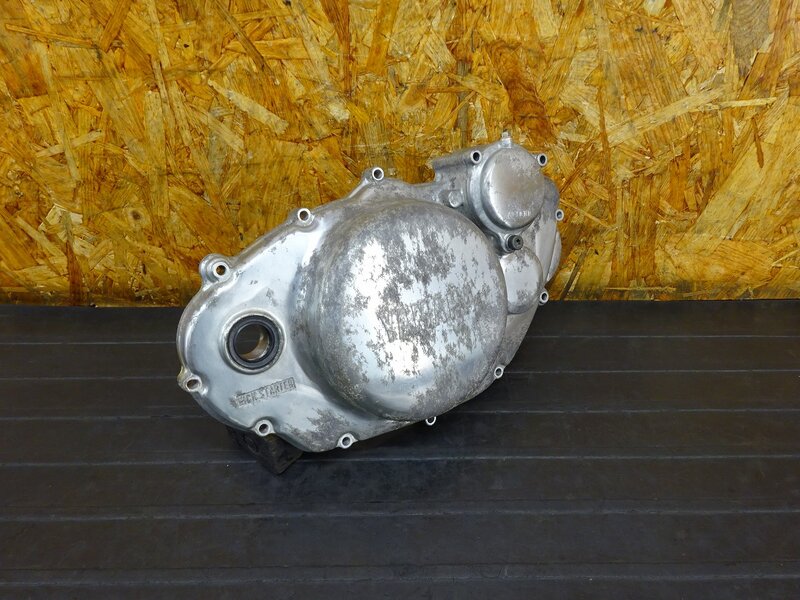 【250602】SR500(2J2-184)◇ エンジンカバー右 クラッチカバー 腐食有 【エンジンパーツ ※検索：1JN SR400 1JR 2H6 | 中古バイクパーツ通販・買取　ジャンクヤード鳥取　JunkYard
