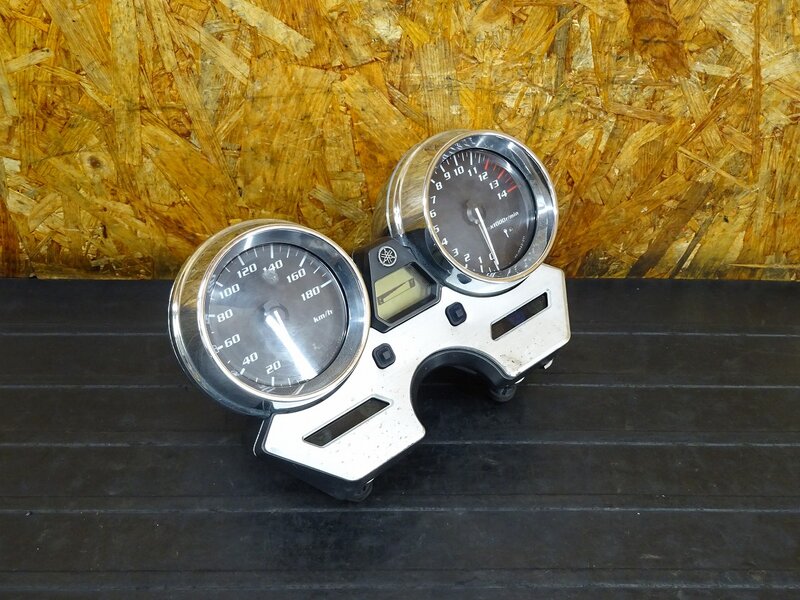 【250707】XJR400R(RH02J-005)◇ 純正スピードメーター タコメーター インジケーターランプ 13735km 削れ 破損有 【イモビ付 4HM | 中古バイクパーツ通販・買取　ジャンクヤード鳥取　JunkYard