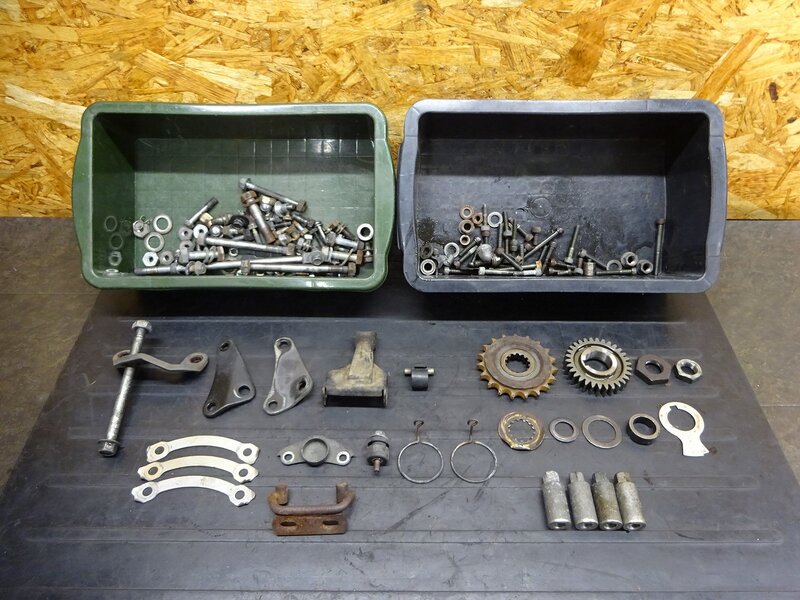 【250724】SR400(1JR-269)◆ ボルトセット エンジンボルト ハンガー スプロケット 19T ハンドルストッパー 【検:SR500 1JN 2J2 2H6 | 中古バイクパーツ通販・買取　ジャンクヤード鳥取　JunkYard