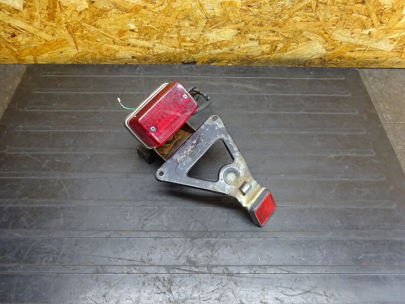 【250807】GB400TT(NC20-1011)◆ テールランプ ブレーキランプ 【検索:GB500TT | 中古バイクパーツ通販・買取　ジャンクヤード鳥取　JunkYard