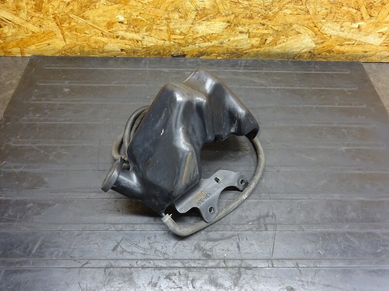【250808】VTR250(MC33-1020)◆ リザーブタンク クーラントタンク | 中古バイクパーツ通販・買取　ジャンクヤード鳥取　JunkYard