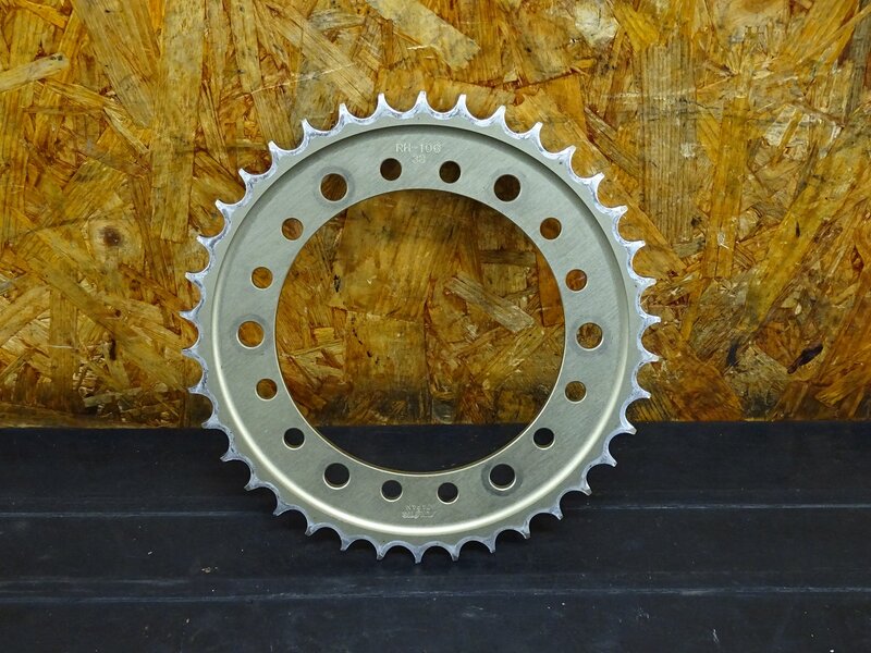 【250811】W650(EJ650A-012)◇ 社外スプロケット スプロケ サンスター SUNSTAR RH-106 38T 削れ有 【検索:W400 EJ400A | 中古バイクパーツ通販・買取　ジャンクヤード鳥取　JunkYard