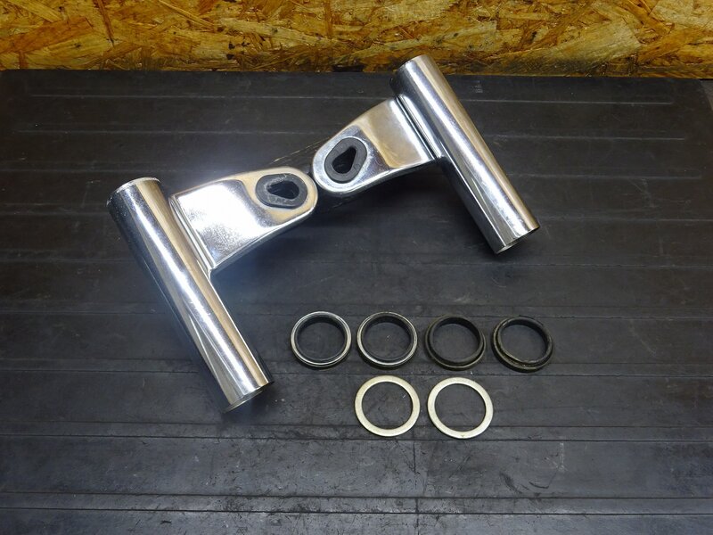 【251013】XS650SP(447-904)◆ ヘッドライトステー ウインカーステー フォークカバー 【SPL スペシャル ※検索：3G5 TX650 | 中古バイクパーツ通販・買取　ジャンクヤード鳥取　JunkYard