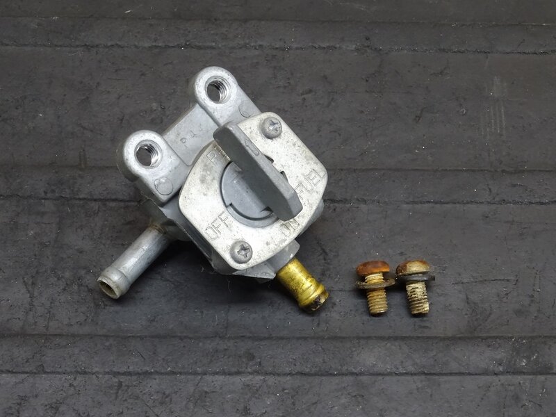 【251107】KLX250(LX250E-A05)◆ 燃料コック ガソリンコック フューエルコック 【04’ Dトラッカー | 中古バイクパーツ通販・買取　ジャンクヤード鳥取　JunkYard