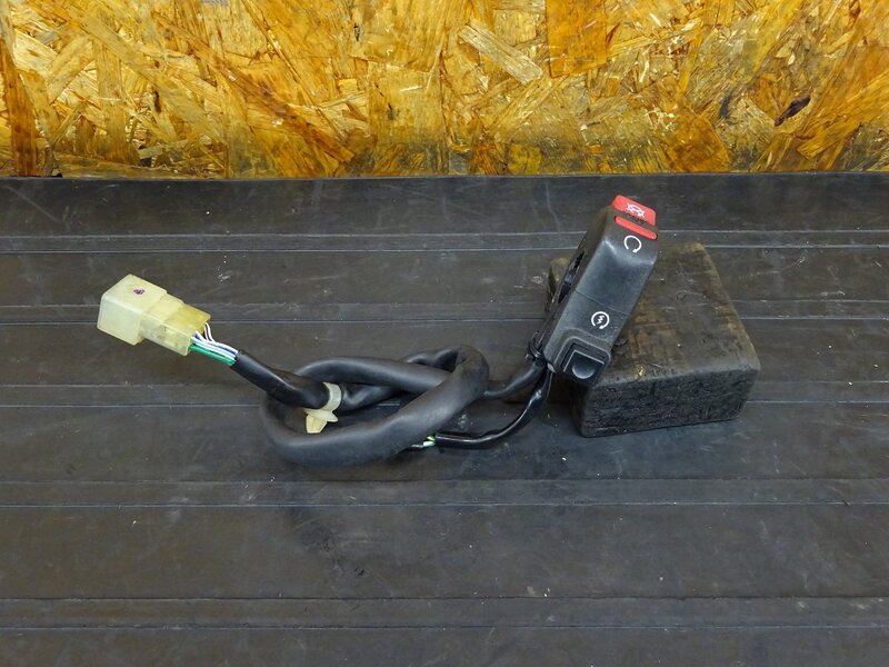【251111】◇ ハンドルスイッチ右 スイッチボックス キルスイッチ 動作未確認 ※検:CBR1000RR SC57 | 中古バイクパーツ通販・買取　ジャンクヤード鳥取　JunkYard
