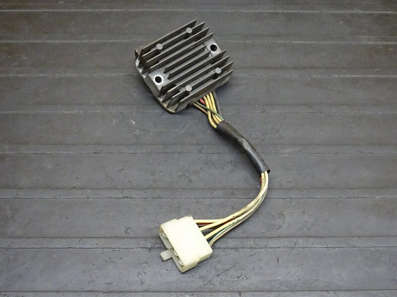 【251123】XS650SP(3G5-459)◆ レギュレーター レギュレター 12R-A0 SH233 ※検索：XS250 FZ400R 【SPL スペシャル | 中古バイクパーツ通販・買取　ジャンクヤード鳥取　JunkYard