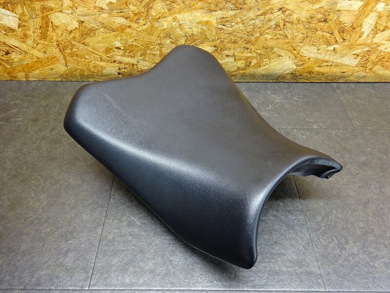 【251220】Ninja250(EX250L-019)◆ メインシート フロントシート 擦れ有 【ABS付 | 中古バイクパーツ通販・買取　ジャンクヤード鳥取　JunkYard