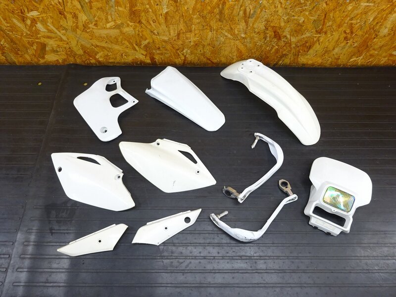 【260203】CRM80(HD12-1100)◇ カウルセット フロント/リアフェンダー シュラウド ヘッドライト アッパーカウル ナックルガード 【後期 | 中古バイクパーツ通販・買取　ジャンクヤード鳥取　JunkYard