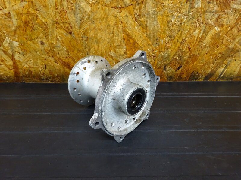 【260215】SR400(RH01J-008)◇ フロントホイールハブ ブレーキディスク用 ※検:ビラーゴ400 ドラッグスター400/250 【イモビ付 | 中古バイクパーツ通販・買取　ジャンクヤード鳥取　JunkYard