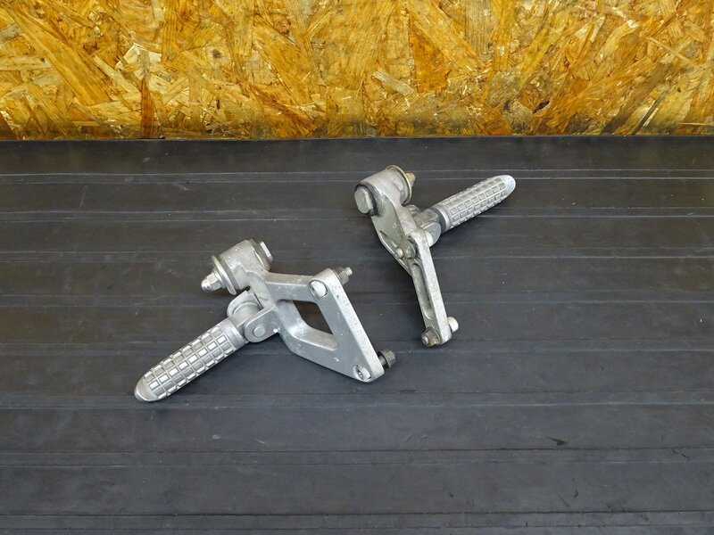 【260301】ZZR400(ZX400N-008)◇ タンデムステップ左右セット ペグ 【ZZ-R400 | 中古バイクパーツ通販・買取　ジャンクヤード鳥取　JunkYard