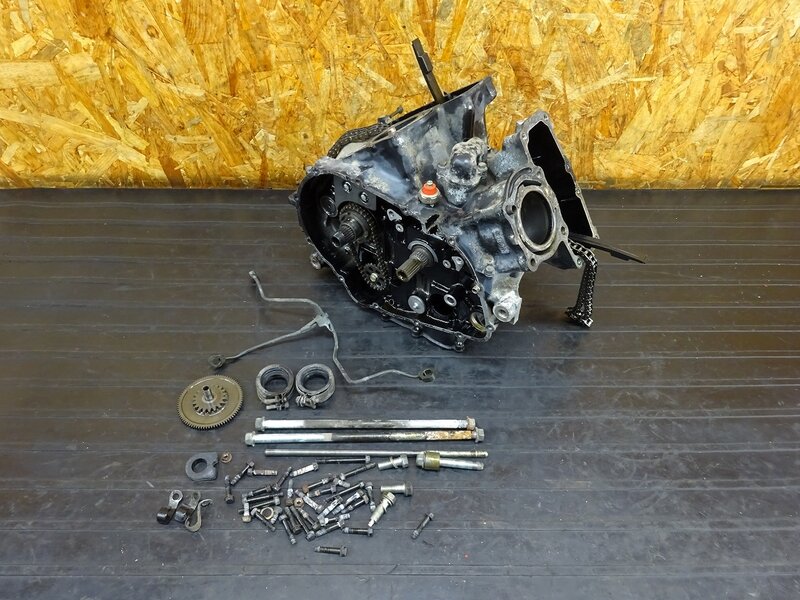 【260316】VT250F(MC08-1018)◇ エンジン腰下 ミッション クランクシャフト クランクケース ※エンジンパーツ 【丸フレーム | 中古バイクパーツ通販・買取　ジャンクヤード鳥取　JunkYard