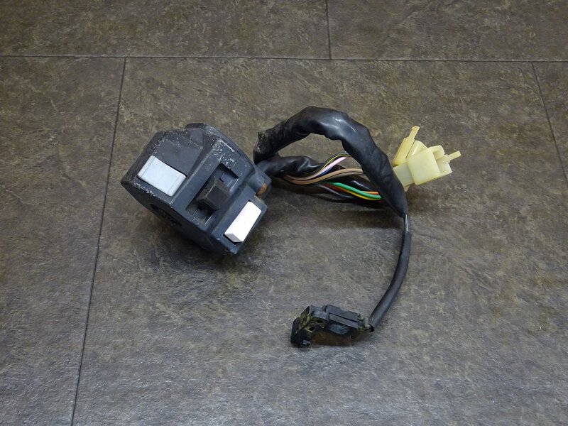 【260317】◆ ハンドルスイッチ左 スイッチボックス YHA229 SAE QB2 スイッチ固着有【検索：FZR400R 2TK 1WG | 中古バイクパーツ通販・買取　ジャンクヤード鳥取　JunkYard