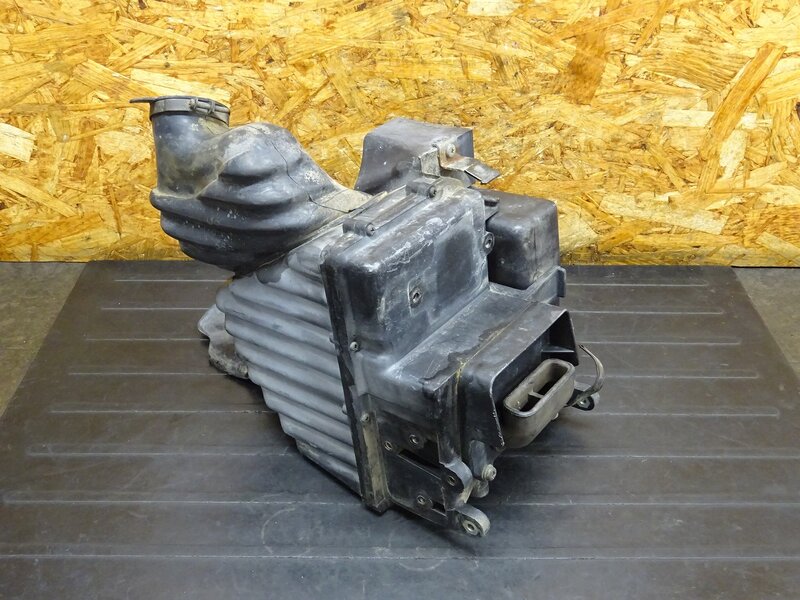 【260322】KDX125SR(DX125A-022)◆ エアクリーナーボックス エアクリボックス 泥除け マッドガード 劣化有 【検索：200 220 250 | 中古バイクパーツ通販・買取　ジャンクヤード鳥取　JunkYard