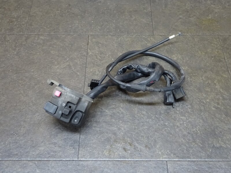 【250510】ZZR1200(ZXT20C-002)◆ ハンドルスイッチ左 スイッチボックス チョークレバー 被覆破れ有 【ZZ-R1200 | 中古バイクパーツ通販・買取　ジャンクヤード鳥取　JunkYard