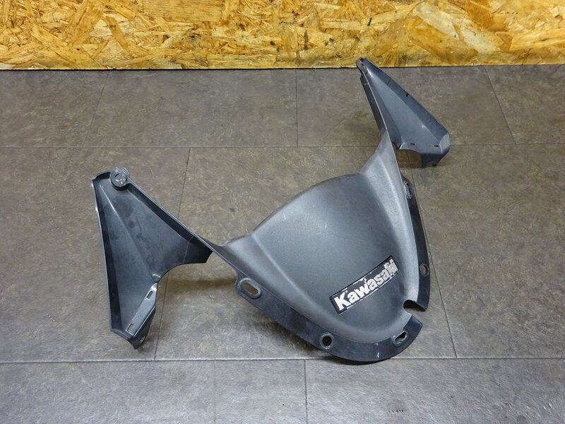 【250510】ZZR1200(ZXT20C-002)◆ スクリーン下 インナーカウル フロントインナー カット加工/破損有 【ZZ-R1200 | 中古バイクパーツ通販・買取　ジャンクヤード鳥取　JunkYard