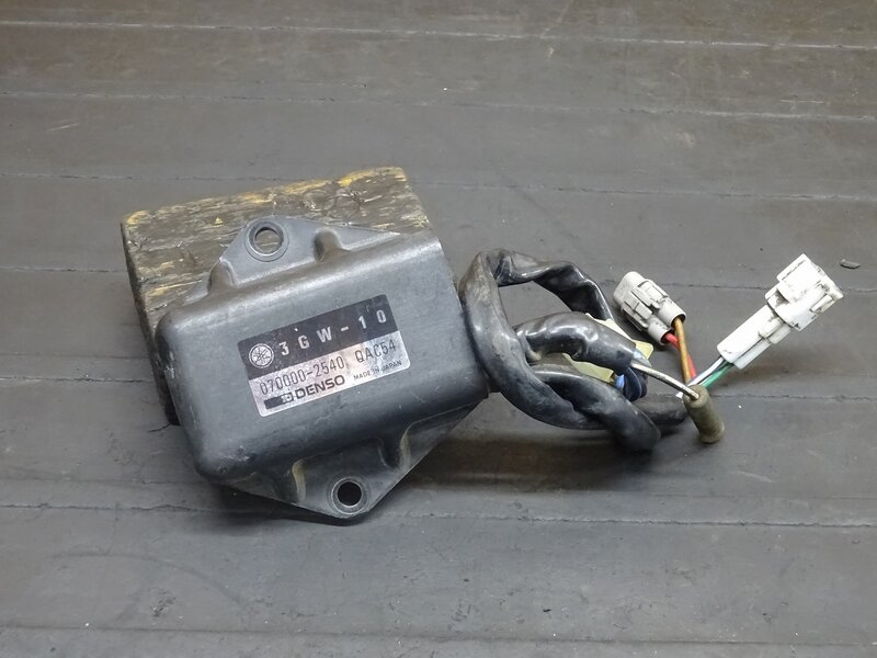 【250511】SR400 (1JR-335)■ CDI イグナイター ※検索：SR500 1JN 2J2 2H6 | 中古バイクパーツ通販・買取　ジャンクヤード鳥取　JunkYard